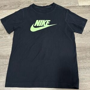 GUC Nike Boys Black Logo T Size YS